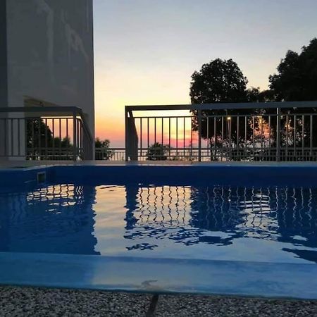 Alfaruqi Homestay Seaview 8 Kuantan Ngoại thất bức ảnh